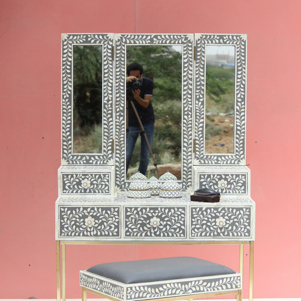 Mandvi Bone Inly Dressing Table with Seating Stool