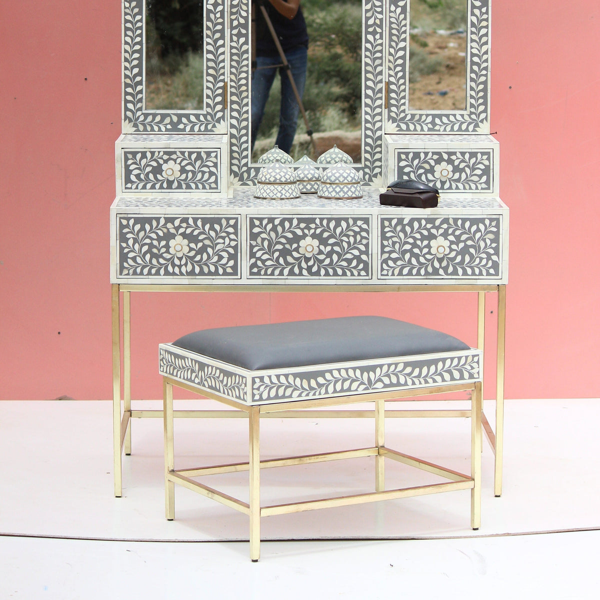 Mandvi Bone Inly Dressing Table with Seating Stool